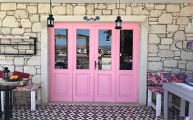 Poncik Butik Alaçatı